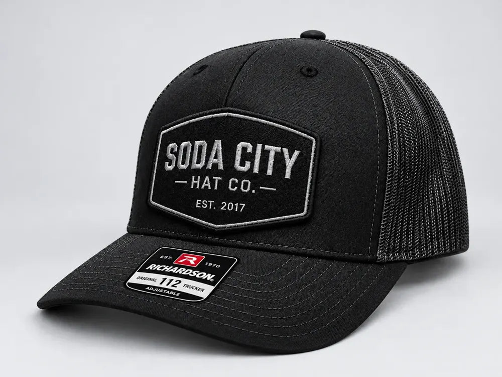 Black Richardson 112 with a Soda City sample patch, studio presentation
